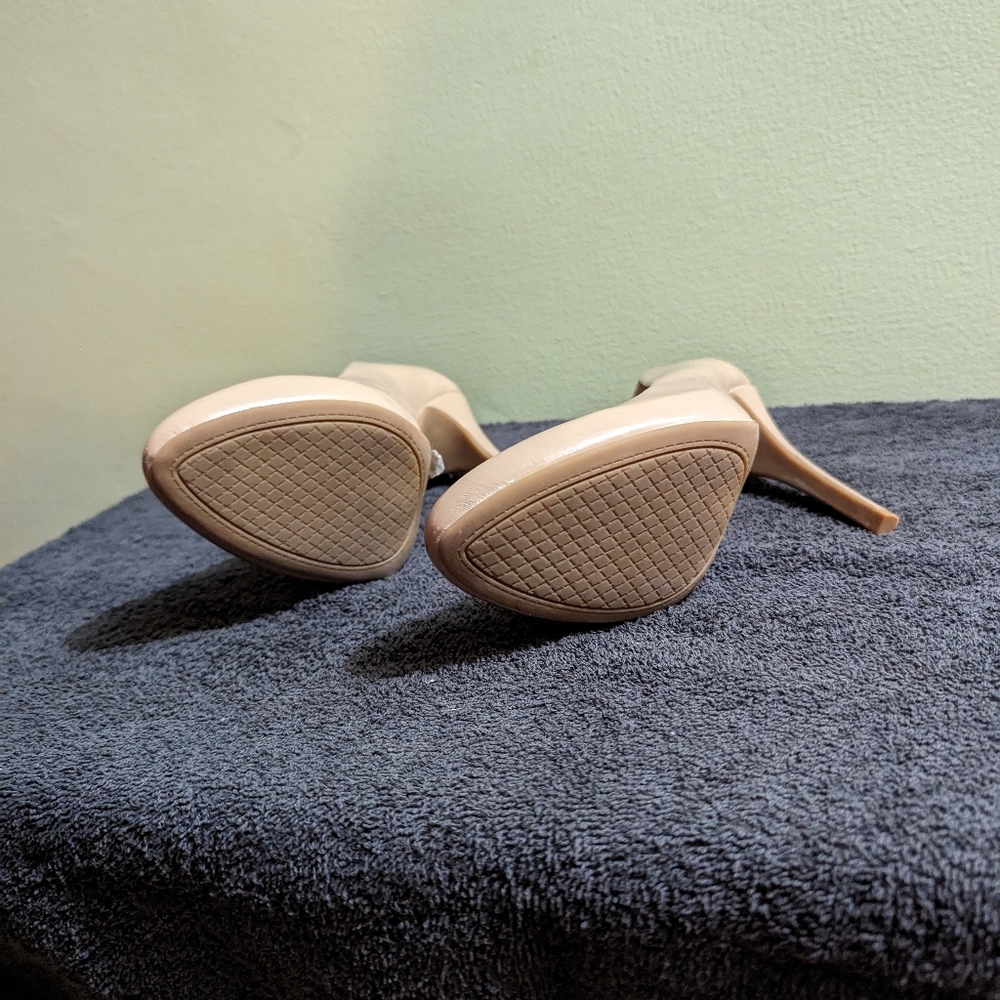 Jessica Simpson pumps - Picture 3 of 4